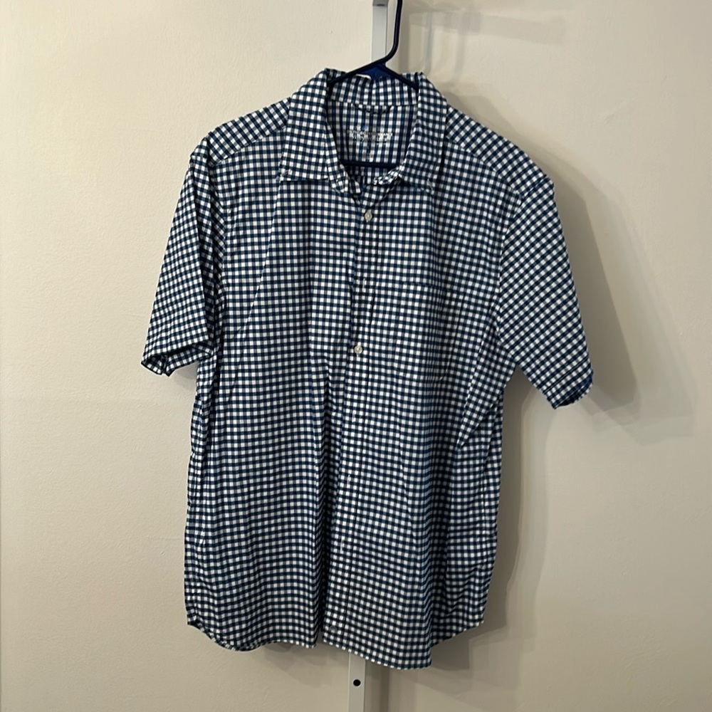 Vineyard Vines short sleeve shirt